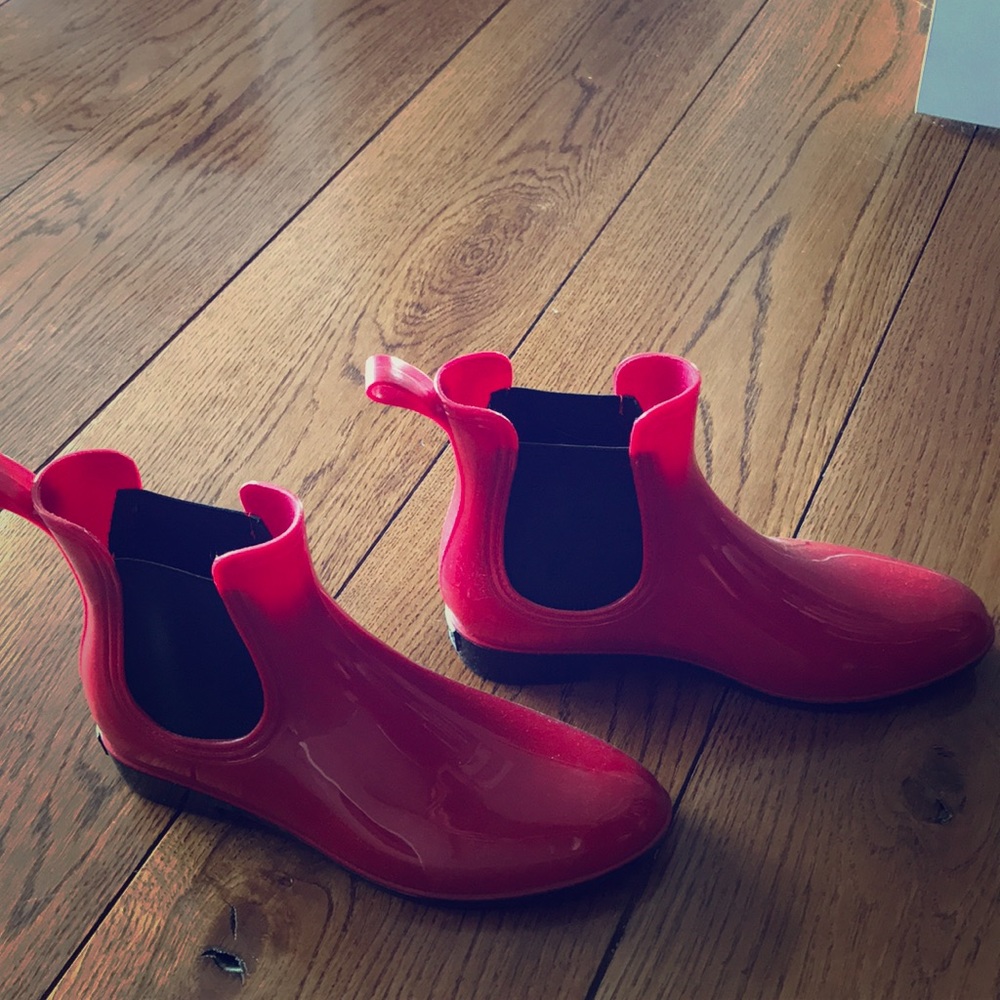 Red boots!